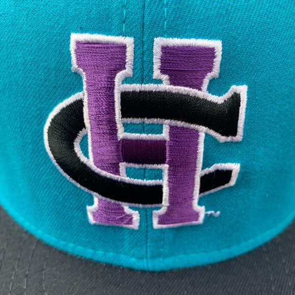 Vintage Charlotte Hornets New Era SnapBack - Picture 2 of 4